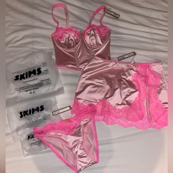 NWT 3 pc SKIMS x Lana Del Rey LDR Valentines Set SMALL - Picture 15 of 15
